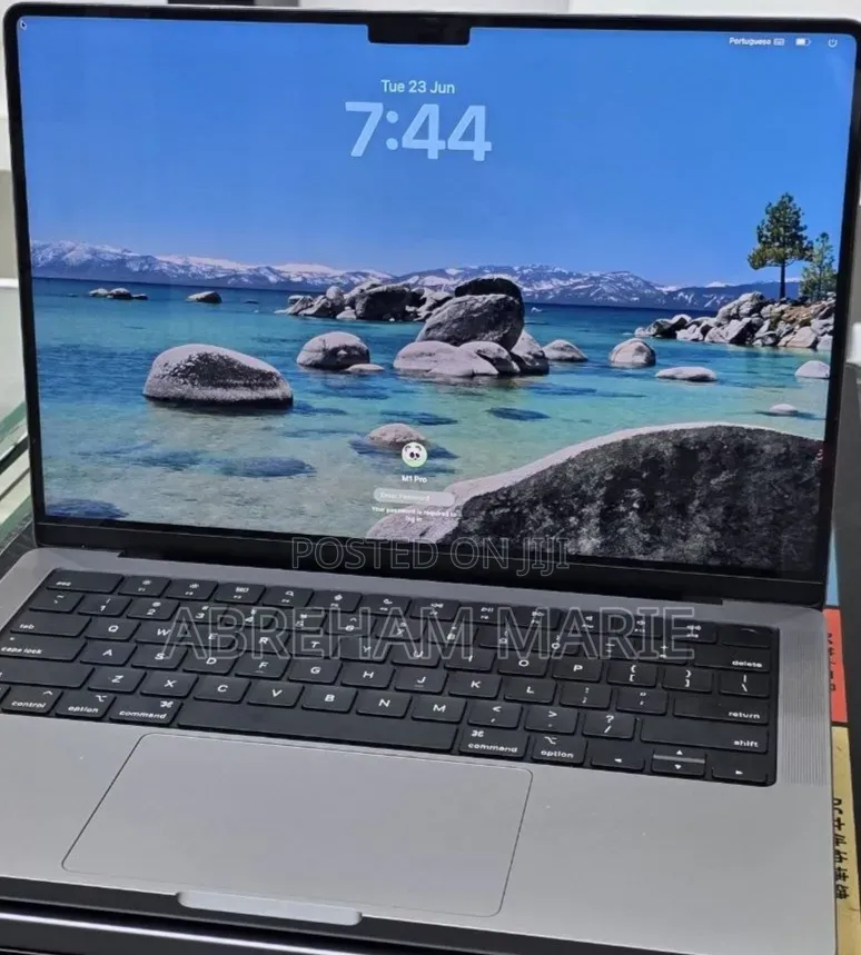 New Laptop Apple MacBook 32GB Apple M1 Pro SSD 512GB