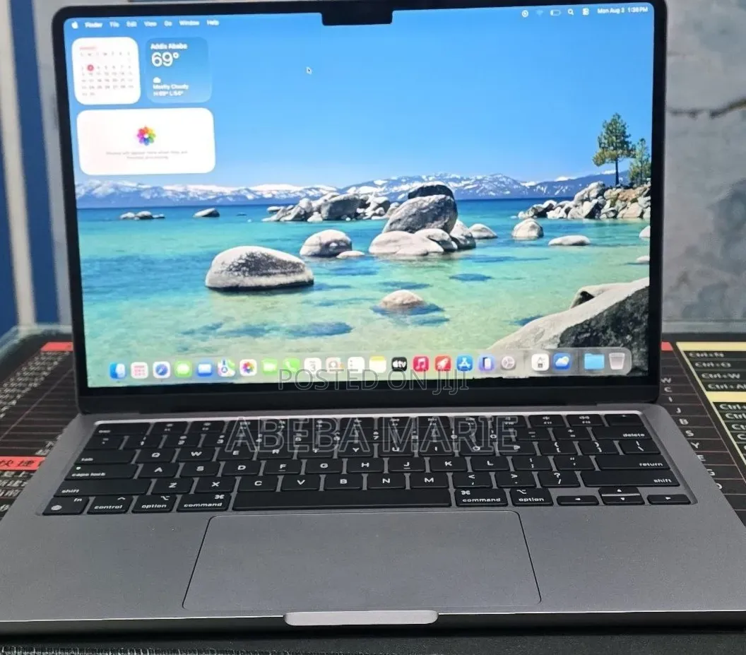 New Laptop Apple MacBook Pro 2022 M2 16GB Apple M2 SSD 512GB