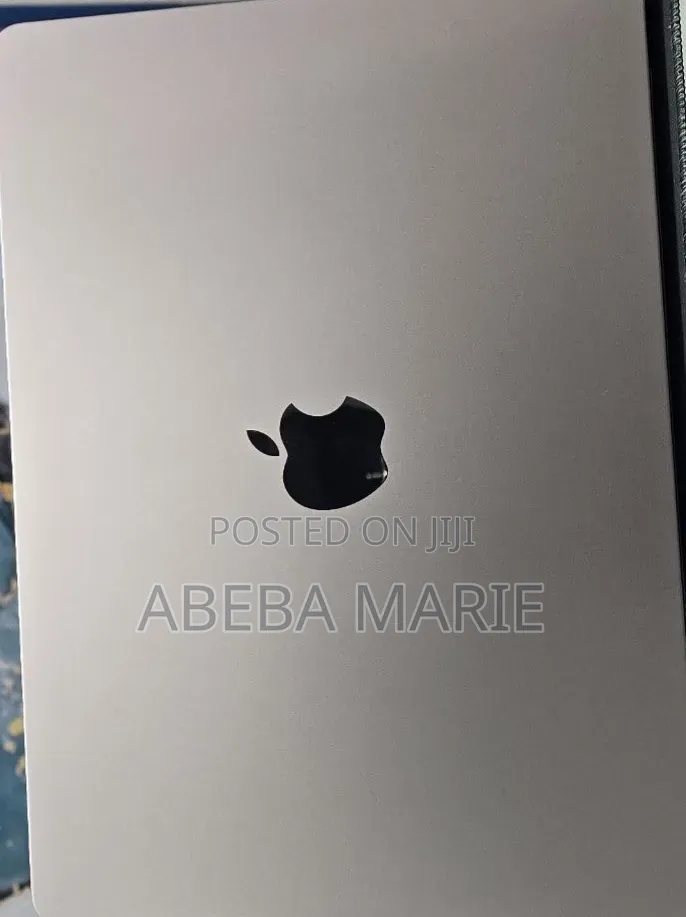 New Laptop Apple MacBook Pro 2022 M2 16GB Apple M2 SSD 512GB