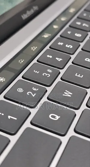 New Laptop Apple MacBook Pro 2020 M1 8GB Apple M1 SSD 512GB
