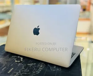 New Laptop Apple MacBook Pro 2022 M2 8GB Apple M2 SSD 256GB