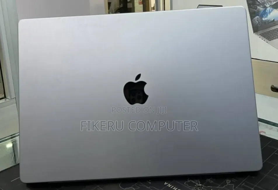 New Laptop Apple MacBook Pro 2021 M1 32GB Apple M1 Pro SSD 512GB