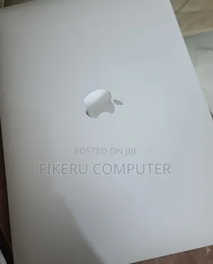 New Laptop Apple MacBook Pro 2020 M1 16GB Apple M1 Pro SSD 256GB