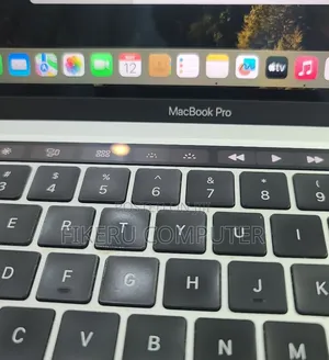 New Laptop Apple MacBook Pro 2020 M1 16GB Apple M1 Pro SSD 256GB