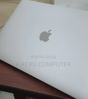 New Laptop Apple MacBook Pro 2020 M1 16GB Apple M1 Pro SSD 256GB
