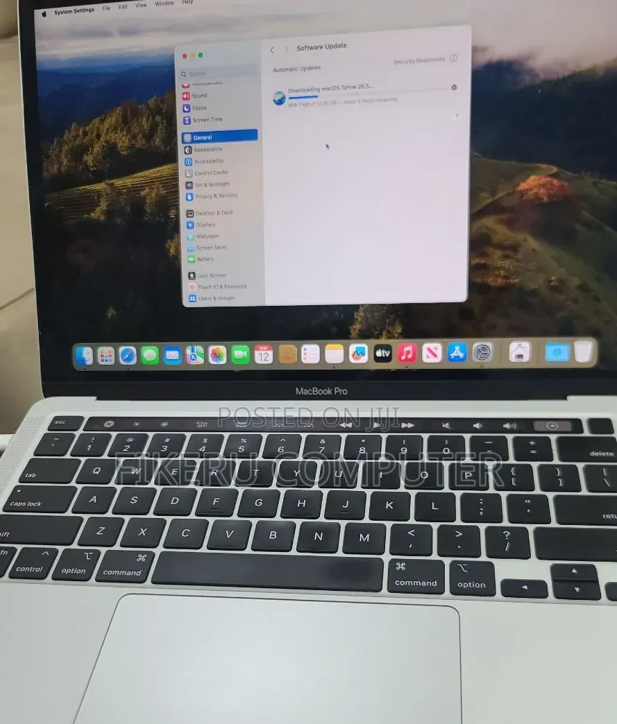 New Laptop Apple MacBook Pro 2020 M1 16GB Apple M1 Pro SSD 256GB