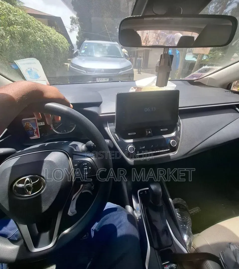 Toyota Corolla 2022 White