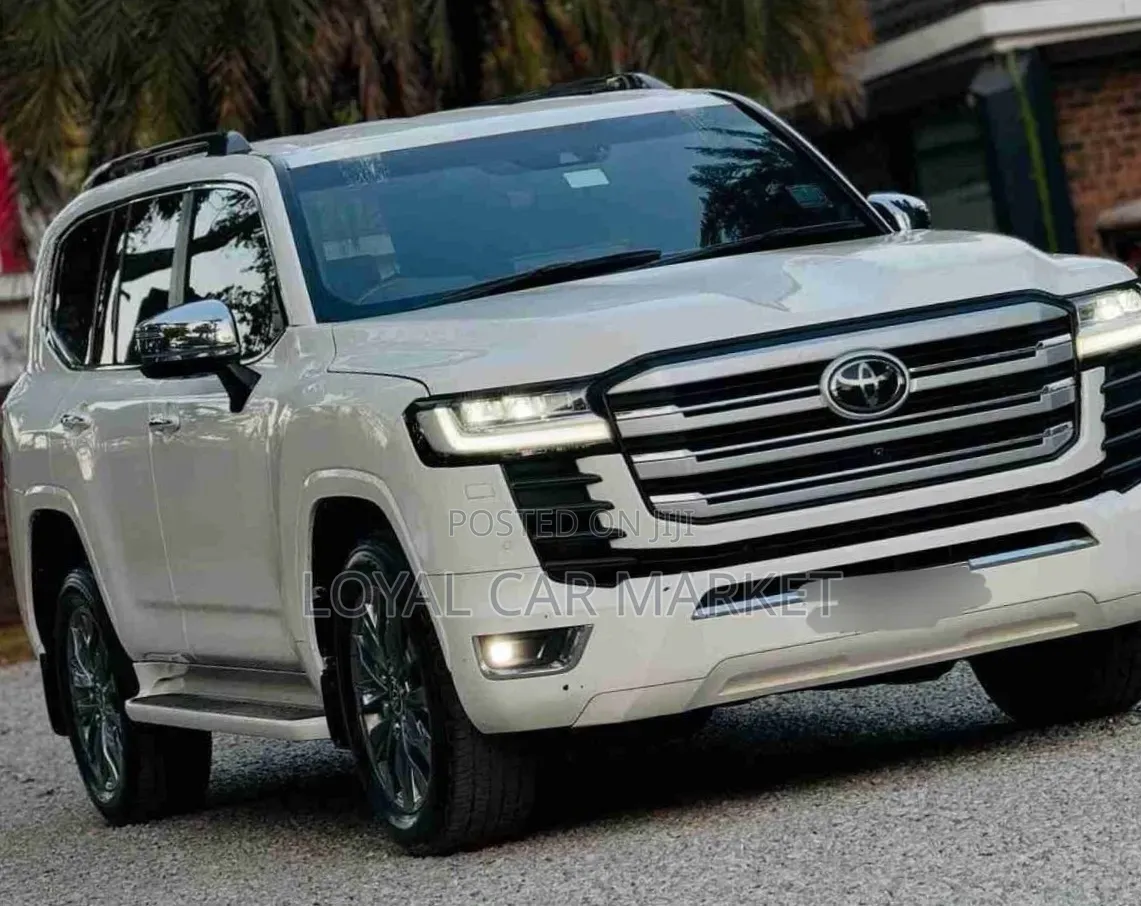 Toyota Land Cruiser 2022 White