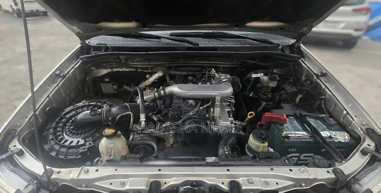 Toyota Hilux 2013 Gold