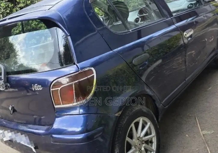 Toyota Vitz 2002 Blue