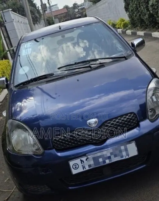 Toyota Vitz 2002 Blue