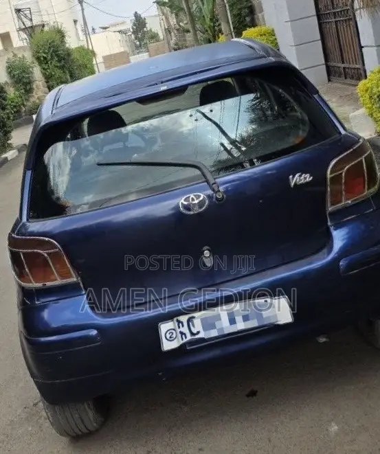 Toyota Vitz 2002 Blue