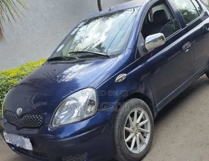 Toyota Vitz 2002 Blue