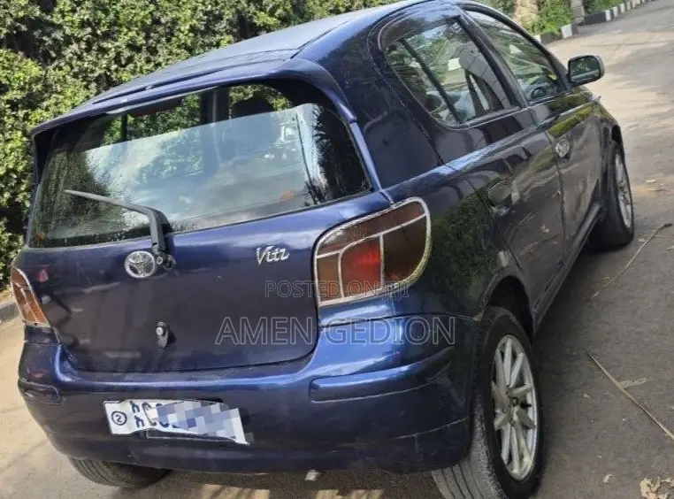 Toyota Vitz 2002 Blue