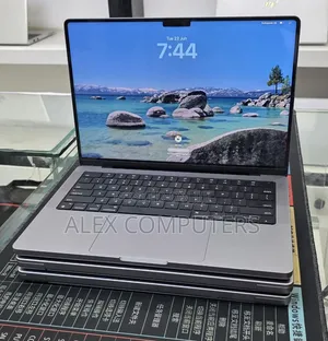 New Laptop Apple MacBook Pro 2021 M1 32GB Apple M1 Pro SSD 512GB