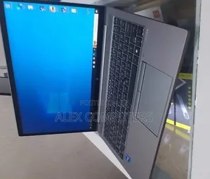 New Laptop HP ZBook Firefly 16 G10 16GB Intel Core i7 SSD 512GB
