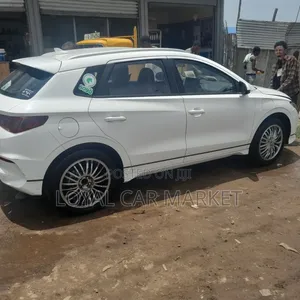 BYD E2 43 kWh 94 hp FWD 2024 White