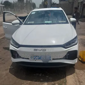BYD E2 43 kWh 94 hp FWD 2024 White