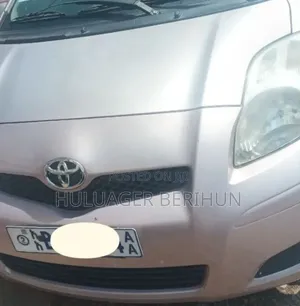Toyota Yaris 2010 Silver