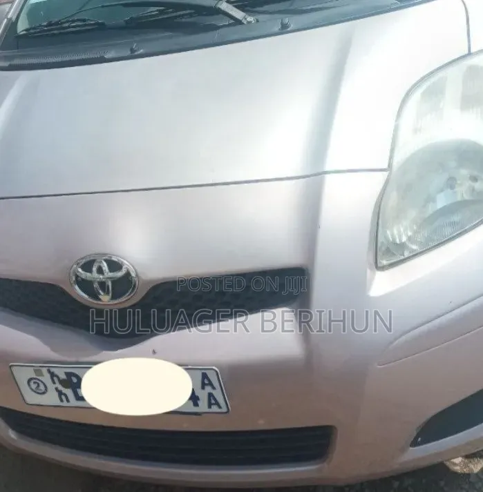 Toyota Yaris 2010 Silver