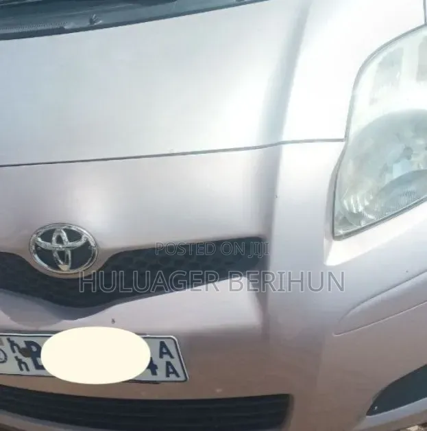 Toyota Yaris 2010 Silver