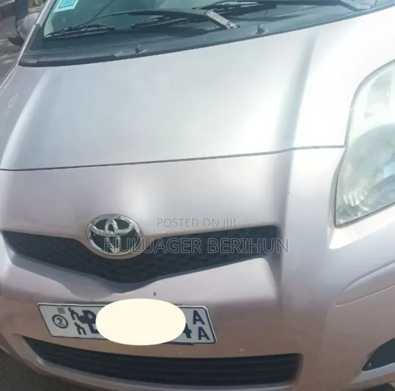 Toyota Yaris 2010 Silver
