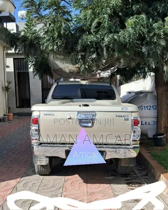 Toyota Hilux 2015 Gold