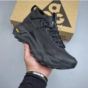 Nike ACG Mountain Trail Vibram