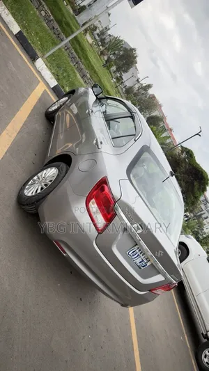 Suzuki Dzire 2022 Silver