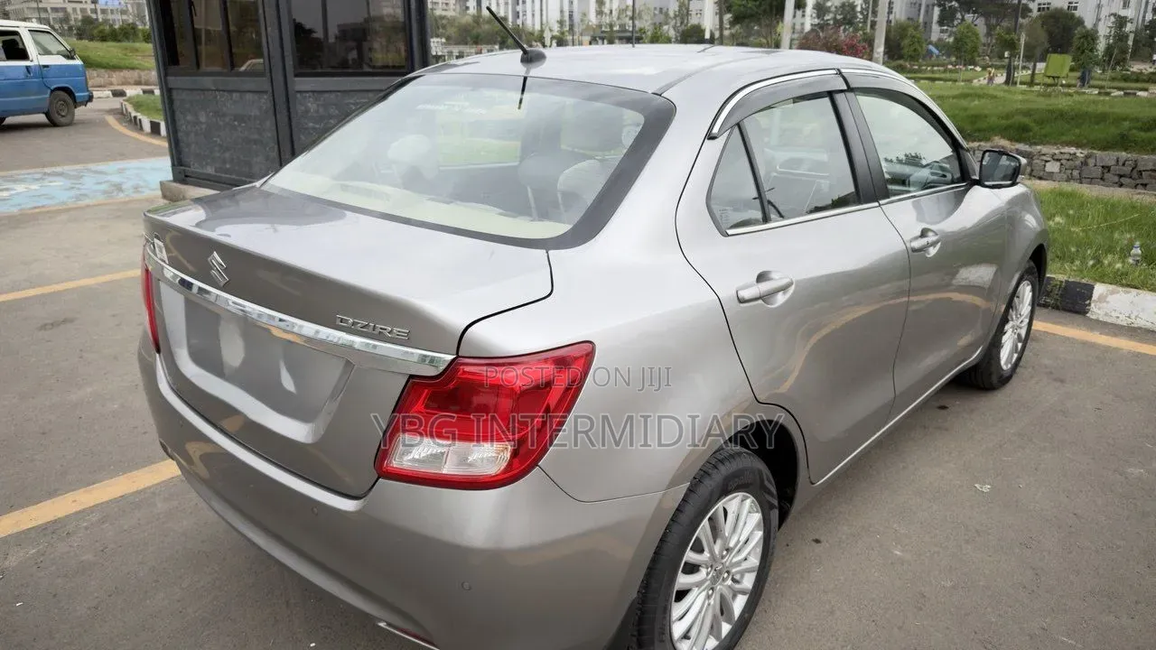 Suzuki Dzire 2022 Silver