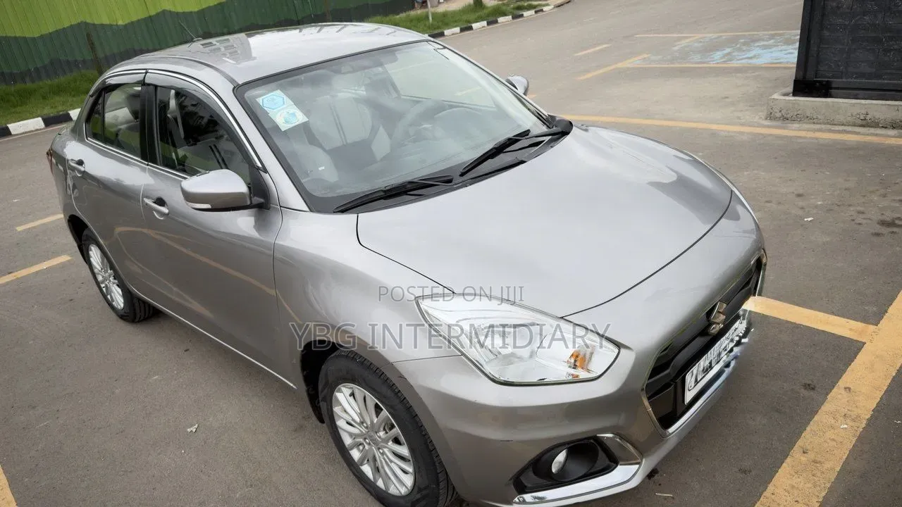 Suzuki Dzire 2022 Silver