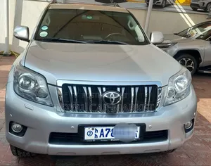Toyota Land Cruiser Prado 2011 Silver