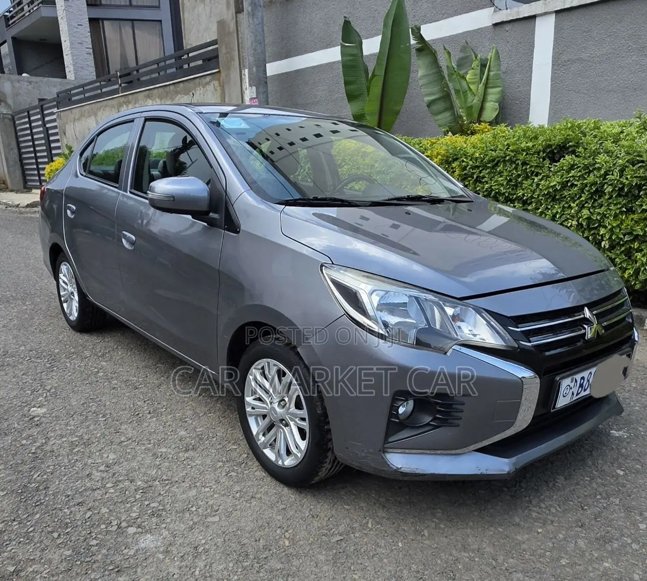 Mitsubishi Attrage 2021 Silver