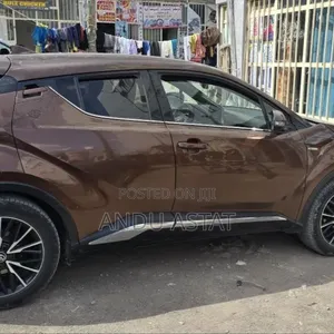 Toyota C-HR 2017 Brown