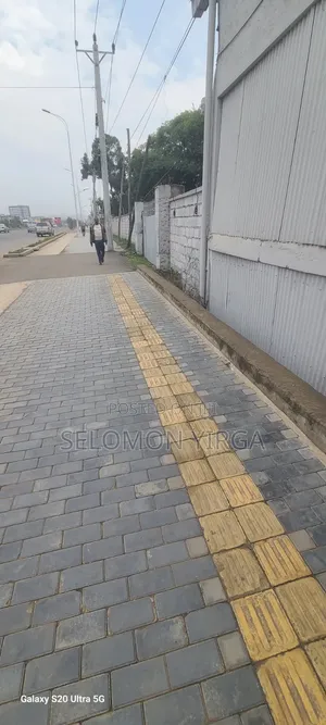 26ሺ የሚሸጥ መጋዘን በቃሊቲ አከባቢ