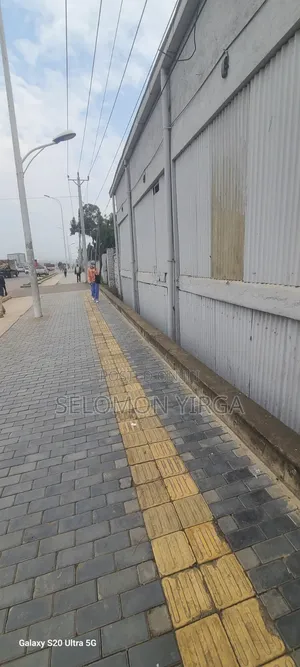 26ሺ የሚሸጥ መጋዘን በቃሊቲ አከባቢ