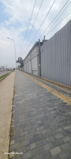 26ሺ የሚሸጥ መጋዘን በቃሊቲ አከባቢ