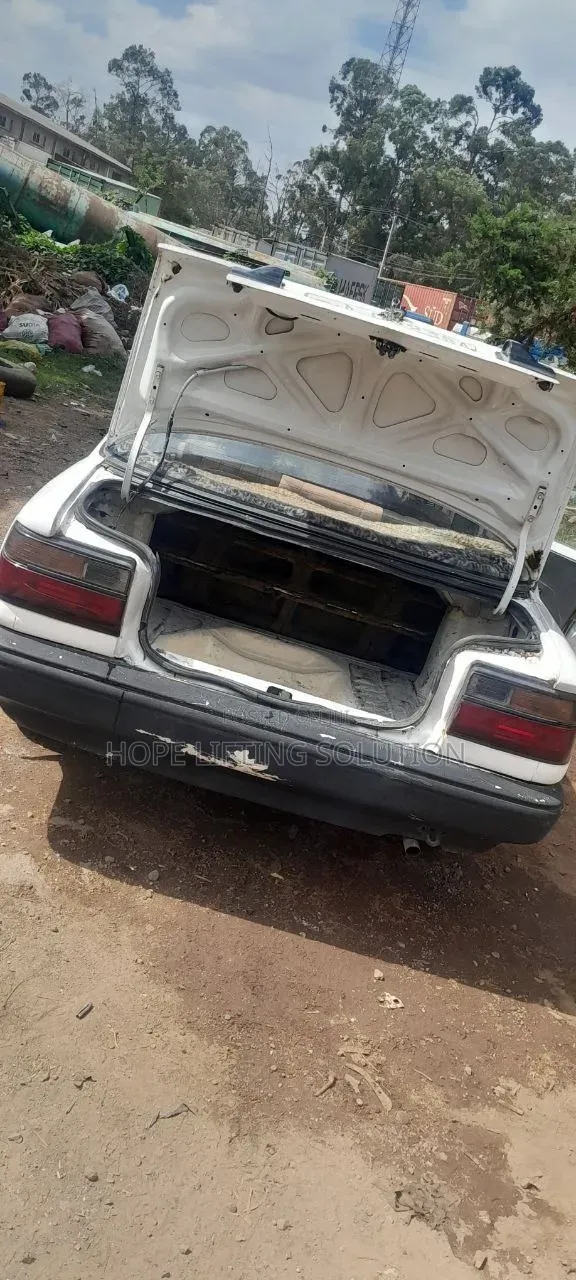 Toyota Corolla 1990 White