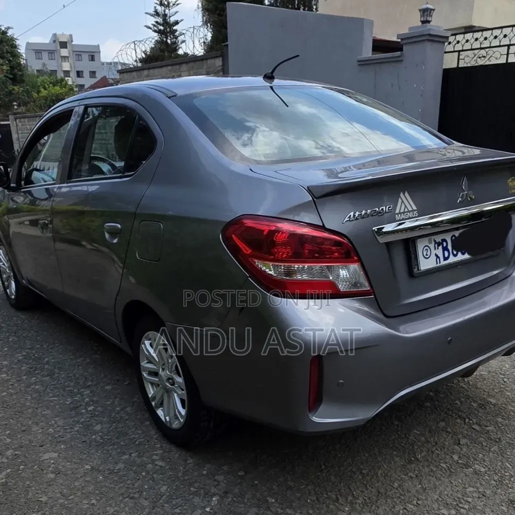 Mitsubishi Attrage 2021 Gray