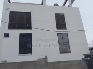8bdrm House in Bole for sale