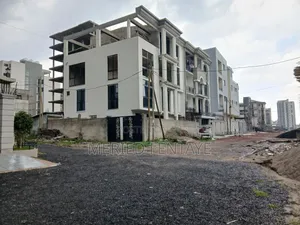 8bdrm House in Bole for sale