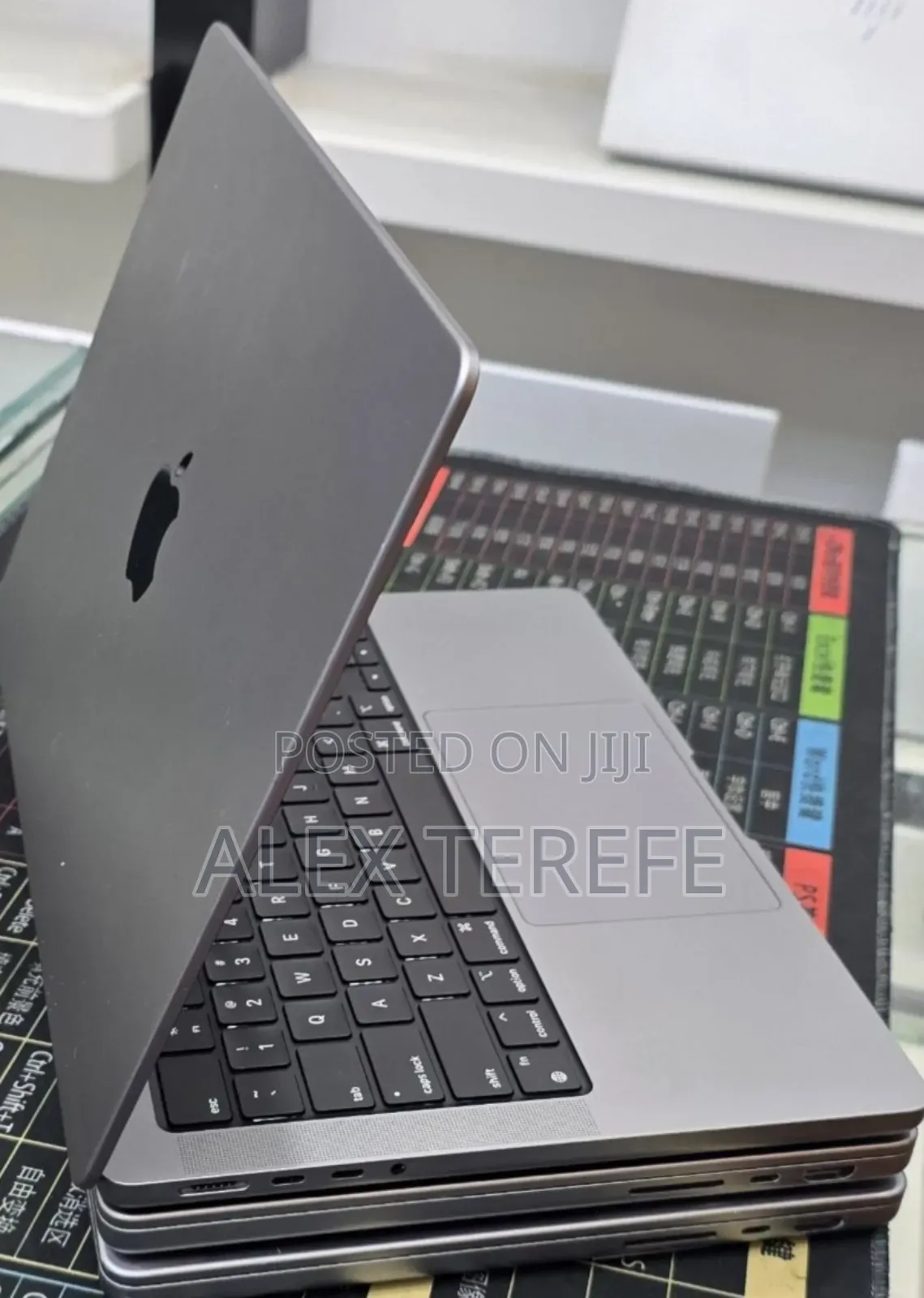 New Laptop Apple MacBook Pro 2021 M1 32GB Apple M1 Pro SSD 512GB