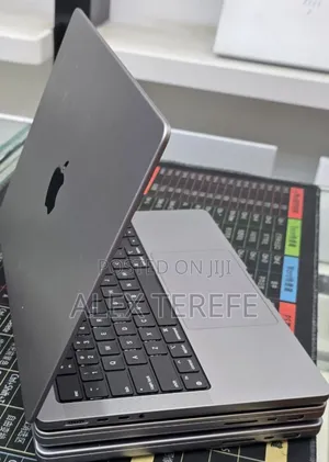New Laptop Apple MacBook Pro 2021 M1 32GB Apple M1 Pro SSD 512GB