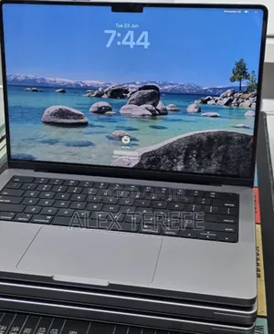 New Laptop Apple MacBook Pro 2021 M1 32GB Apple M1 Pro SSD 512GB