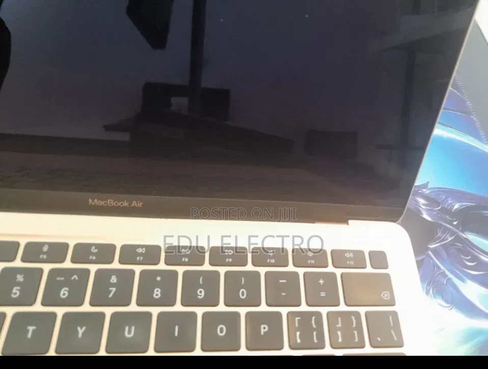 New Laptop Apple MacBook Air 2020 M1 8GB Apple M1 SSD 256GB