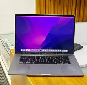 New Laptop Apple MacBook Pro 2018 32GB Intel Core i7 SSD 2T