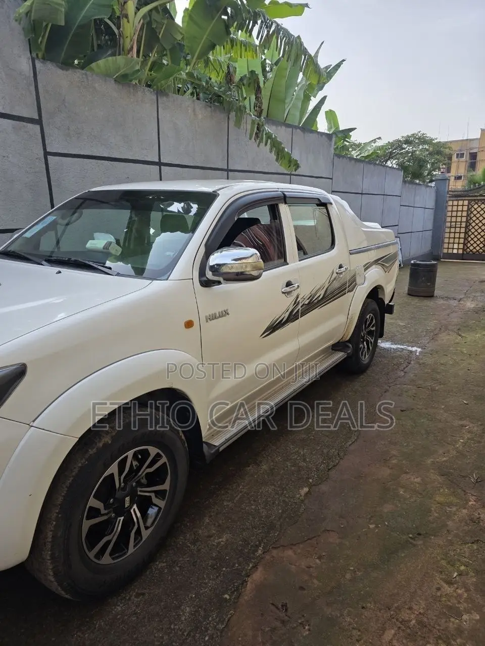 Toyota Hilux 2011 White