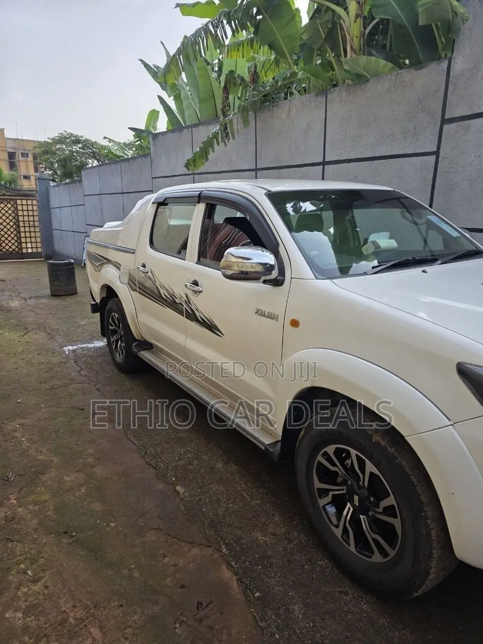 Toyota Hilux 2011 White