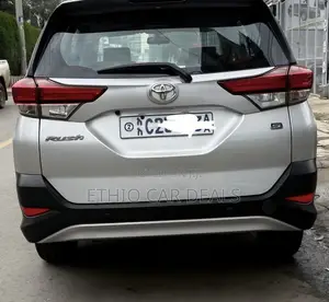 Toyota Rush 2023 Silver