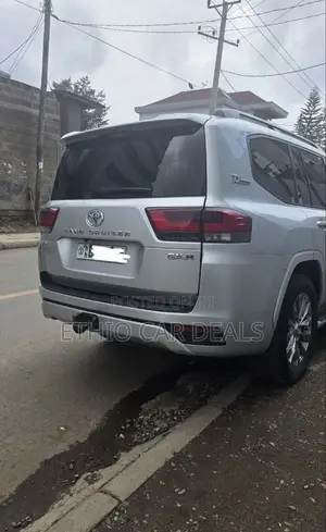 Toyota Land Cruiser 2023 Silver